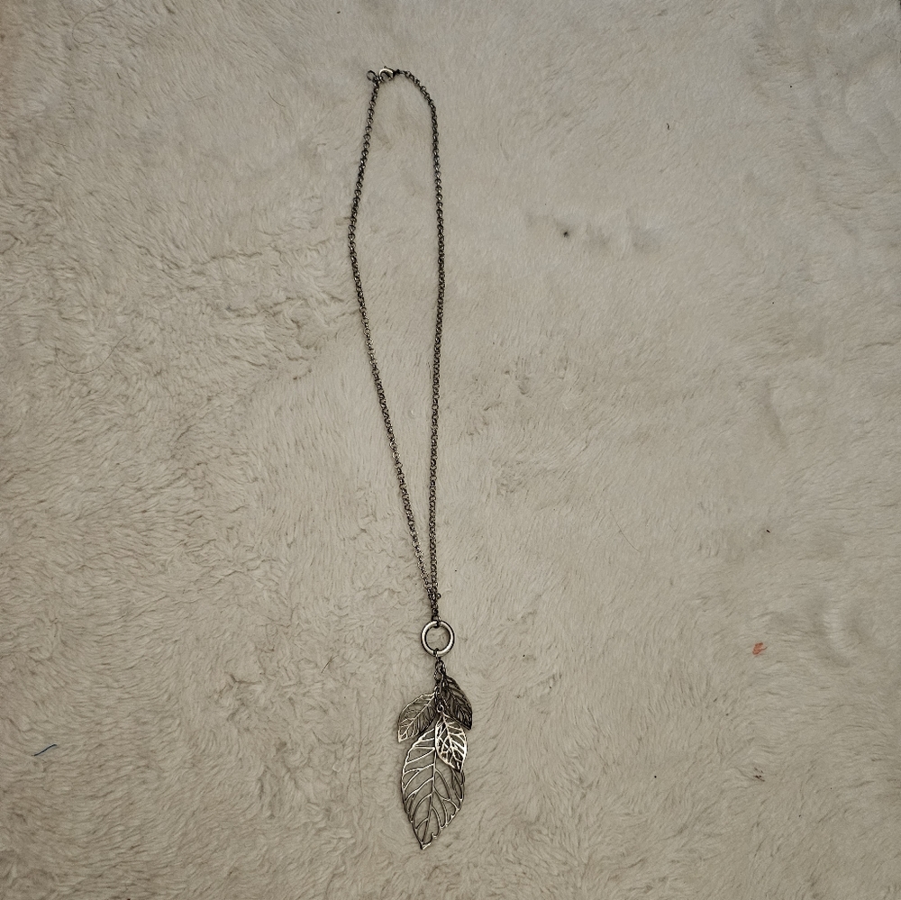 Sliver leaf necklace